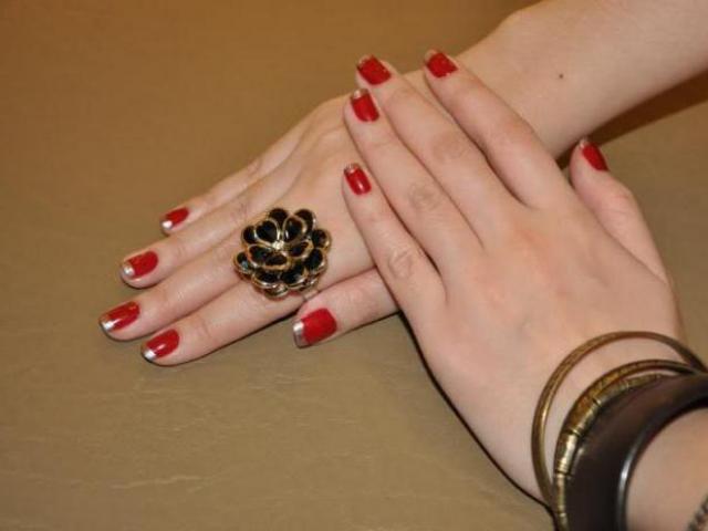 Красный френч, дизайн ногтей: фото стильного маникюра